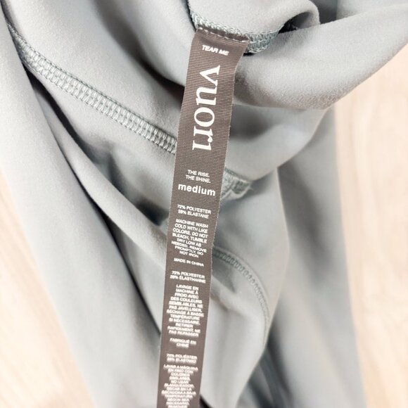 Vuori Studio Pocket Leggings in Light Blue - Picture 7 of 8